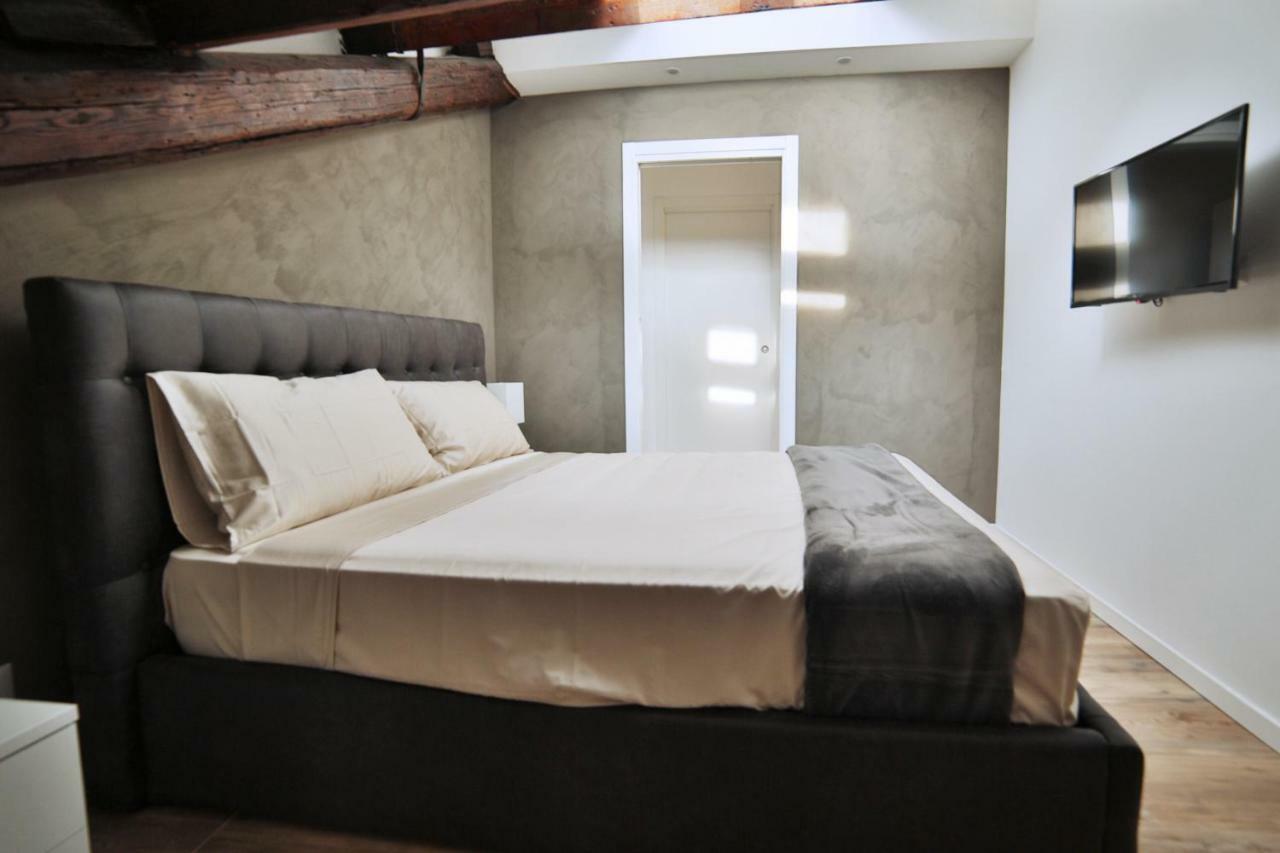 Moscova Attic Near Duomo Apartment Milan Luaran gambar